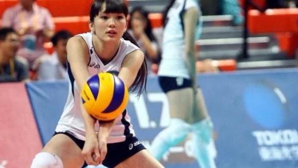 Прекалено красива, за да играе волейбол?!