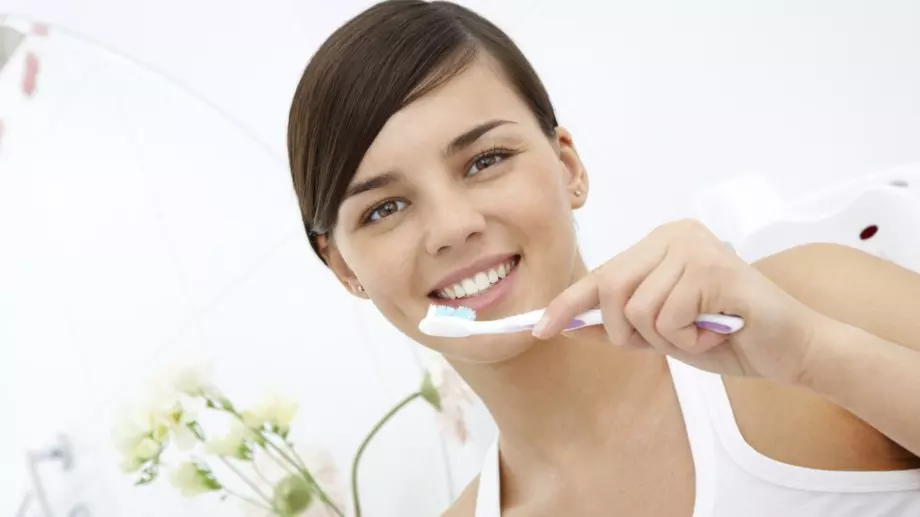 Зъболекар: Ситуации, в които НЕ трябва да си миете зъбите