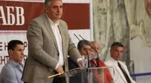 Калфин: Минималната заплата да стане 380 лв. догодина