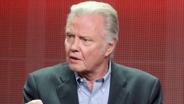 Бащата на Джоли гневен на  Крус и Бардем