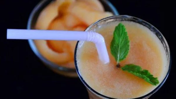 Разхлаждащ шейк с пъпеш