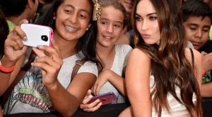 Меган Фокс събра погледите на премирата на "Костенурктие нинджа"