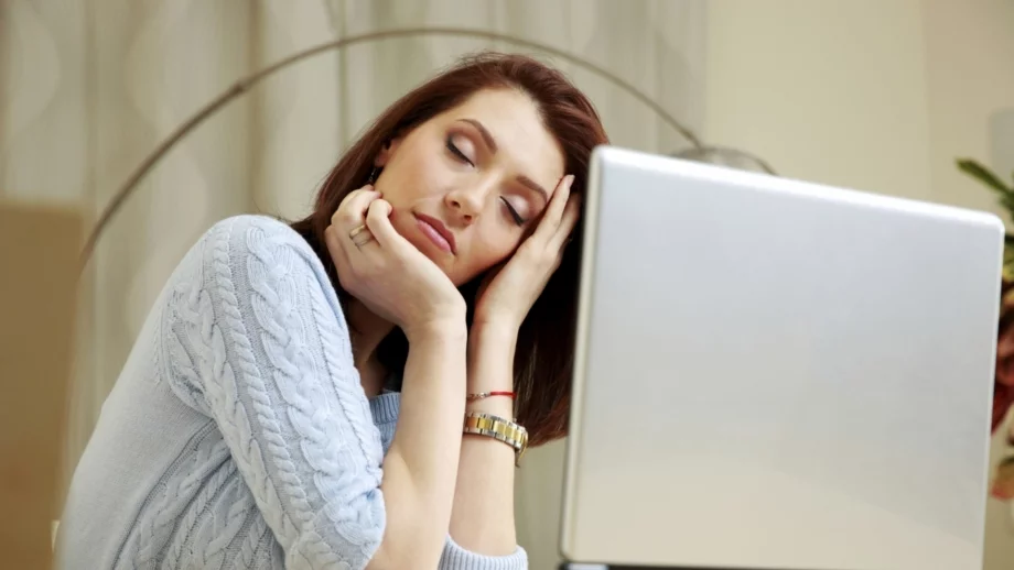 Над 50% от българите се чувстват изморени на работното си място