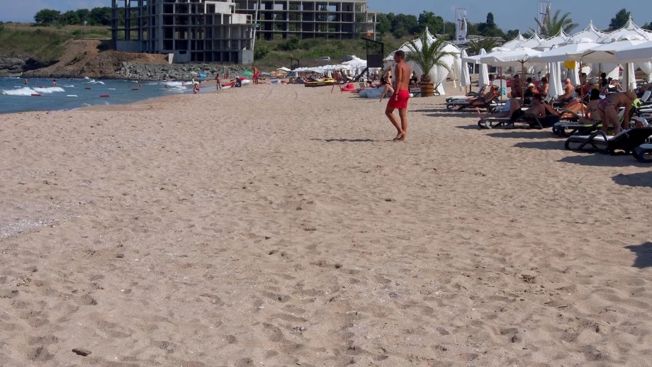 Проверяват плаж Кабакум за нерегламентирани постройки