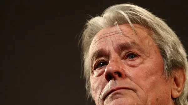 Ален Делон: Дори когато обичам жена, се чувствам сам