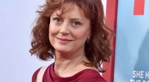 Сюзън Сарандън тренира бокс на 67