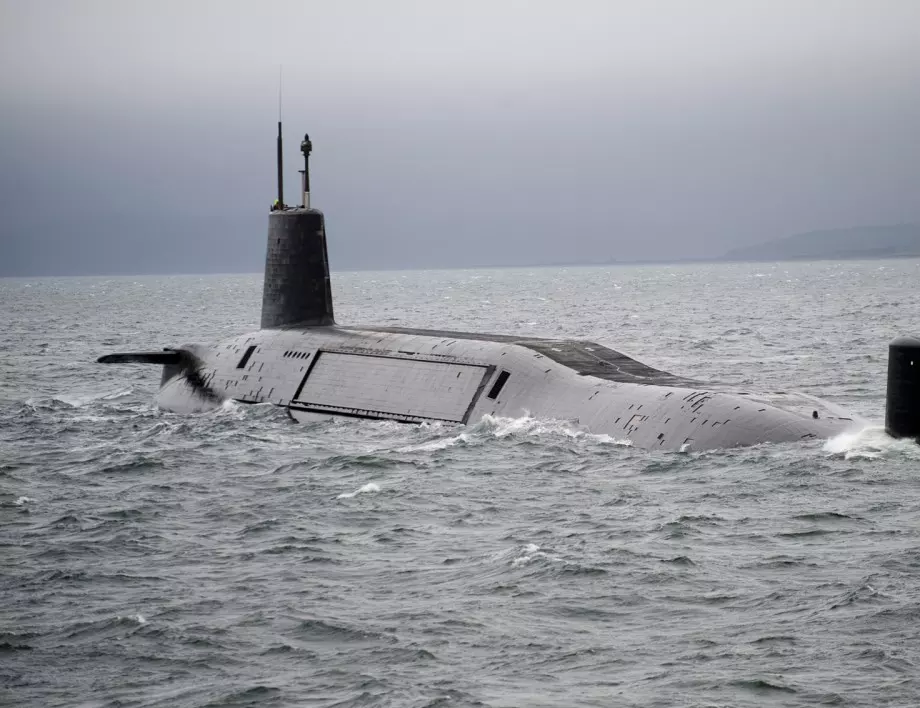 Американска подводница се удари в неизвестен обект в Индийския океан