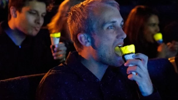 Създадоха светещ сладолед 