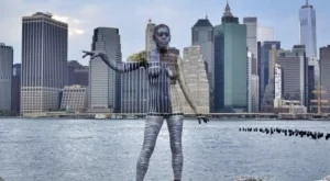 Ню Йорк оживява върху човешки тела