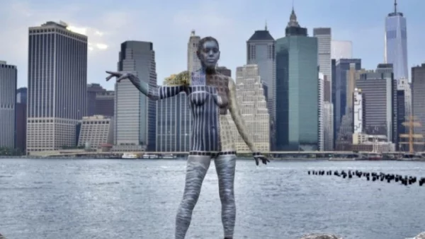 Ню Йорк оживява върху човешки тела