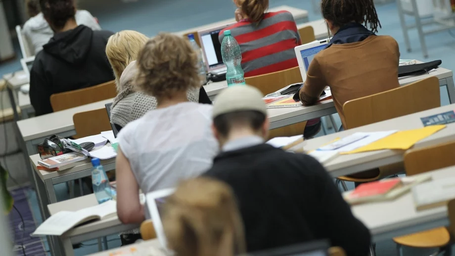 За четири години бюджетът на "Еразъм+" е увеличен с 10%