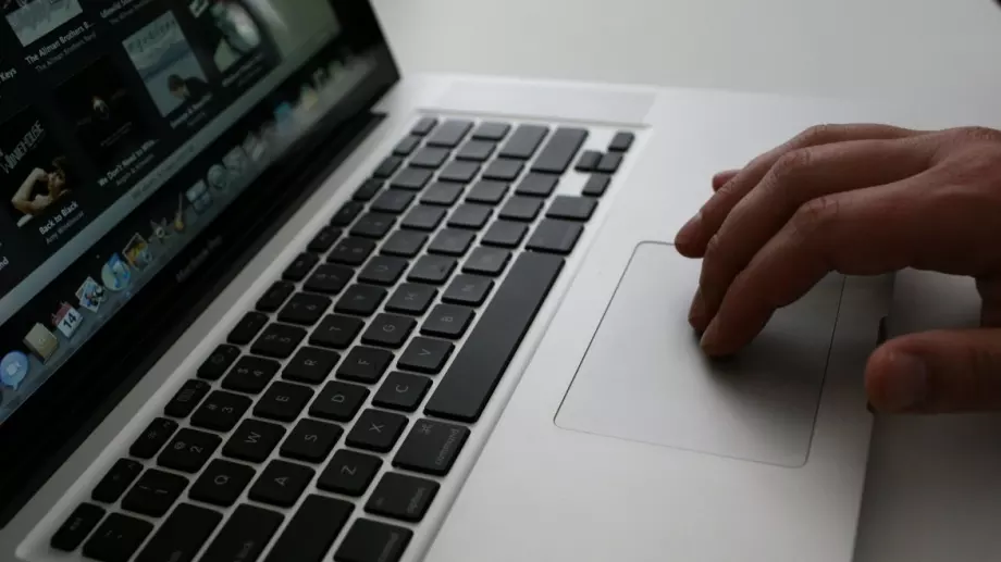 Производители на компютри свиват програмите си заради войната в Украйна