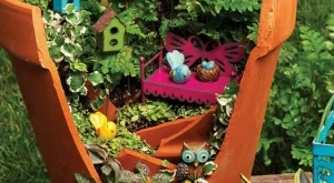 Красива градина в счупена саксия