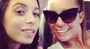 Мика Стоичкова напусна България