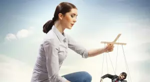 Зодиите, които обичат да бъдат водени   