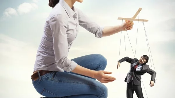 Как да разпознаваме манипулаторите?