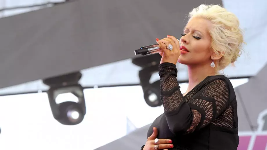 Няма да познаете, че това е Кристина Агилера (СНИМКИ)