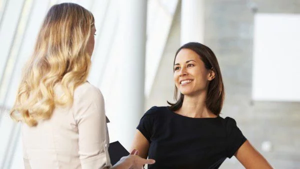 Приятен разговор с неприятен човек? Ето как!