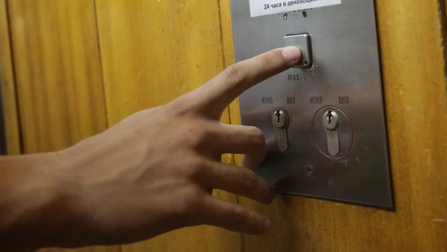 6 от 10 асансьора у нас се проверяват фиктивно