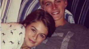 Синди Крауфорд отписа децата си от училище