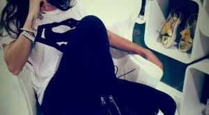 Бременната Диляна Попова на пазар за обувки