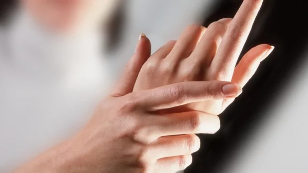 Разкриха защо ръцете и краката на жените са по-студени