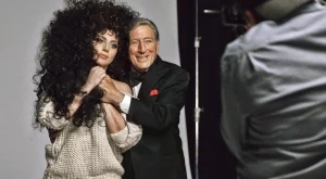 Лейди Гага участва в кампания на H&M