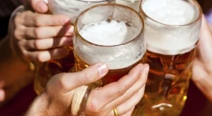 Защо от бирата всъщност не се пълнее