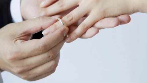 Ниските мъже  се развеждат  по-рядко