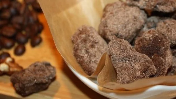 Печени орехи с кафе и канела