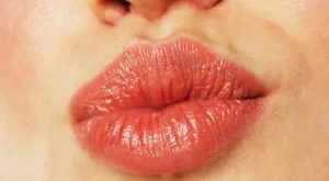 Зърната на гърдите ни показват идеалното червило