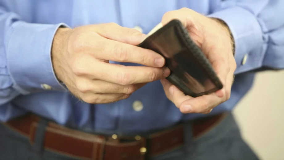 Промяна в ДОПК ограничава безпрецедентно плащанията в брой