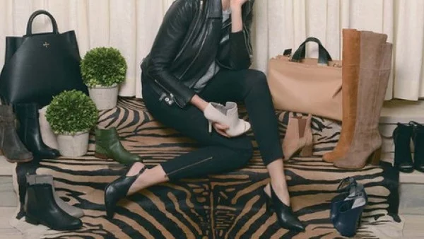 Камерън Диас показа цялата си колекция обувки