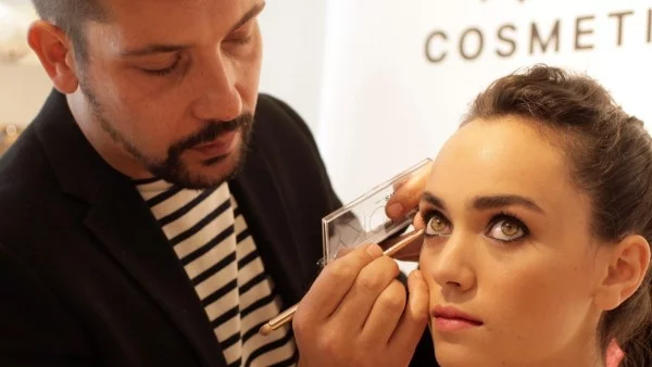 Бохо стил и блясък в грима тази есен