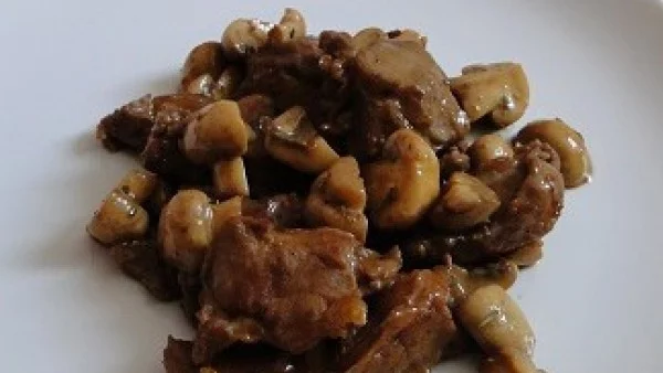 Млечно телешко с гъби