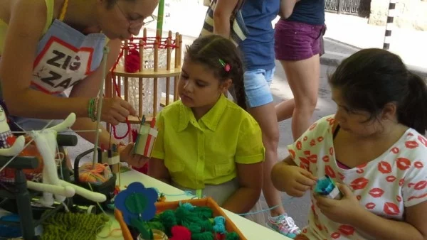 Безплатен детски фестивал за плетене и работа с филц