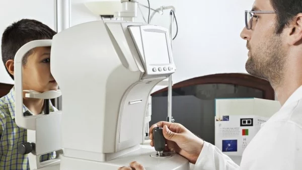 Безплатни очни прегледи  за ученици