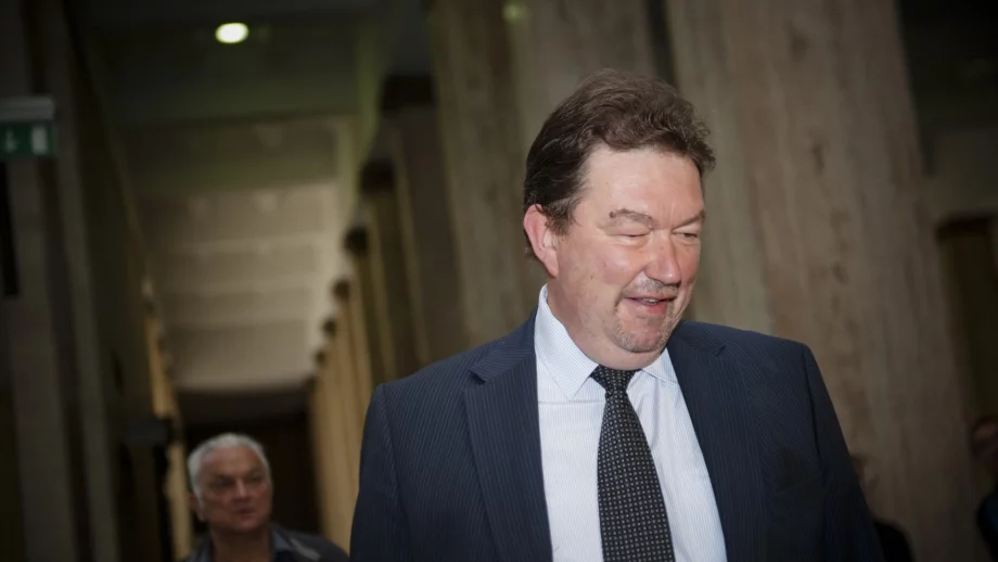 Адвокатът на Василев: Пеевски е посещавал КТБ почти ежедневно