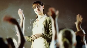 За училището, нещата с отложен ефект във времето и дереджето на обществото