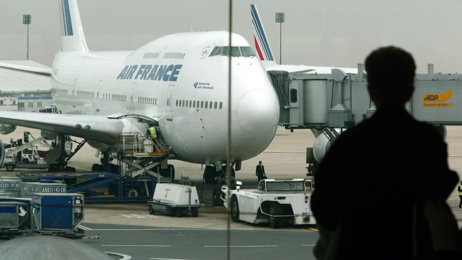 Нидерландия иска дял от Air France - KLM