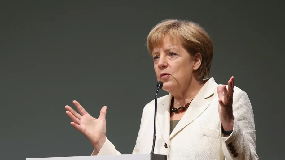 Меркел: До края на 2015 г. трябва да са ясни политическите условия по ТПТИ