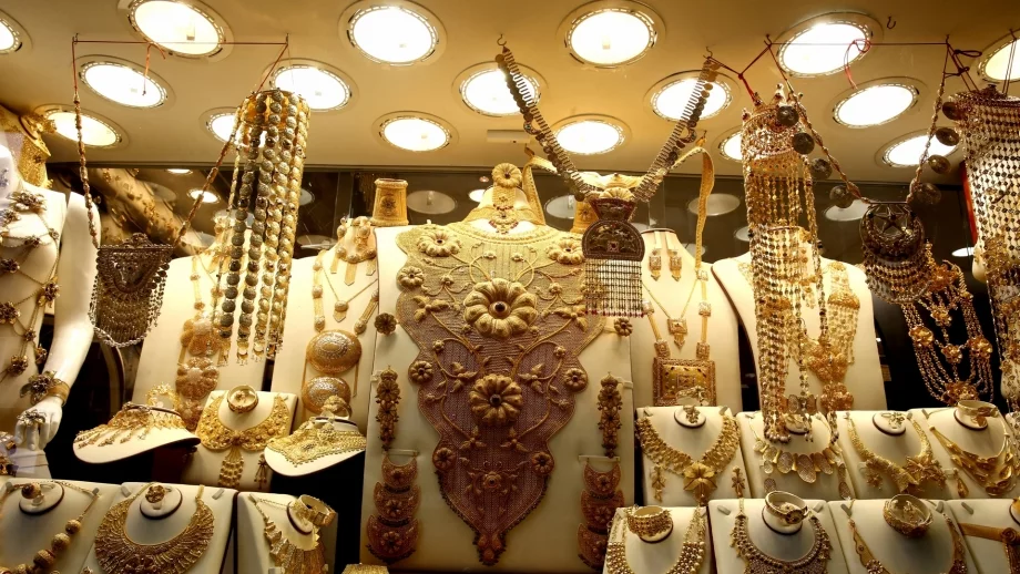 Опит на златото да се стабилизира след неубедителните данни от САЩ