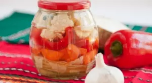 Ето за кого е ОПАСНО да яде туршия