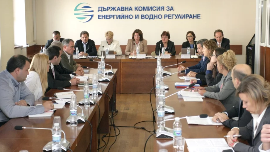 Разделянето на ДКЕВР на две мина на първо четене на ниво комисия