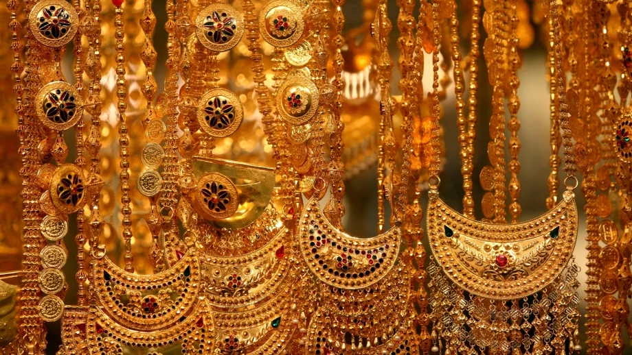 Суровините растат благодарение на слабостта на долара