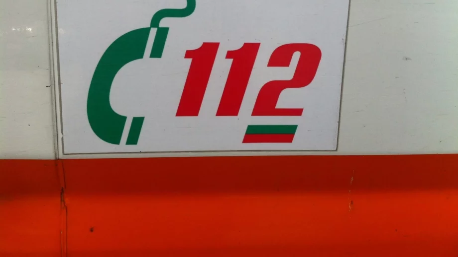 Задължиха телекомите да свързват безплатно катастрофирали коли със 112