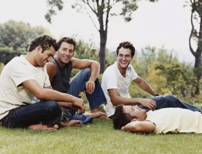 Мъжкото приятелство е по-силно от всичко - учени обясниха защо