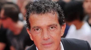 Антонио Бандерас отказа цигарите 