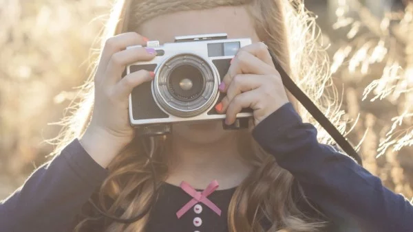 Стани УНИЦЕФ фоторепортер и покажи как живеят българските деца