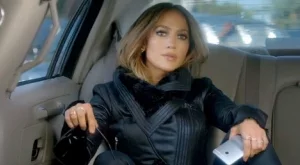 Удариха колата на Дженифър Лопес